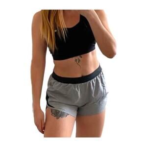 Under Armour Women's Shorts Fly By 2.0 Gray And Black Heatgear Size Medium NWOT